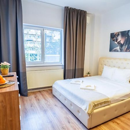 Cozy Apartments Near Calea Victoriei Bukarest Kültér fotó