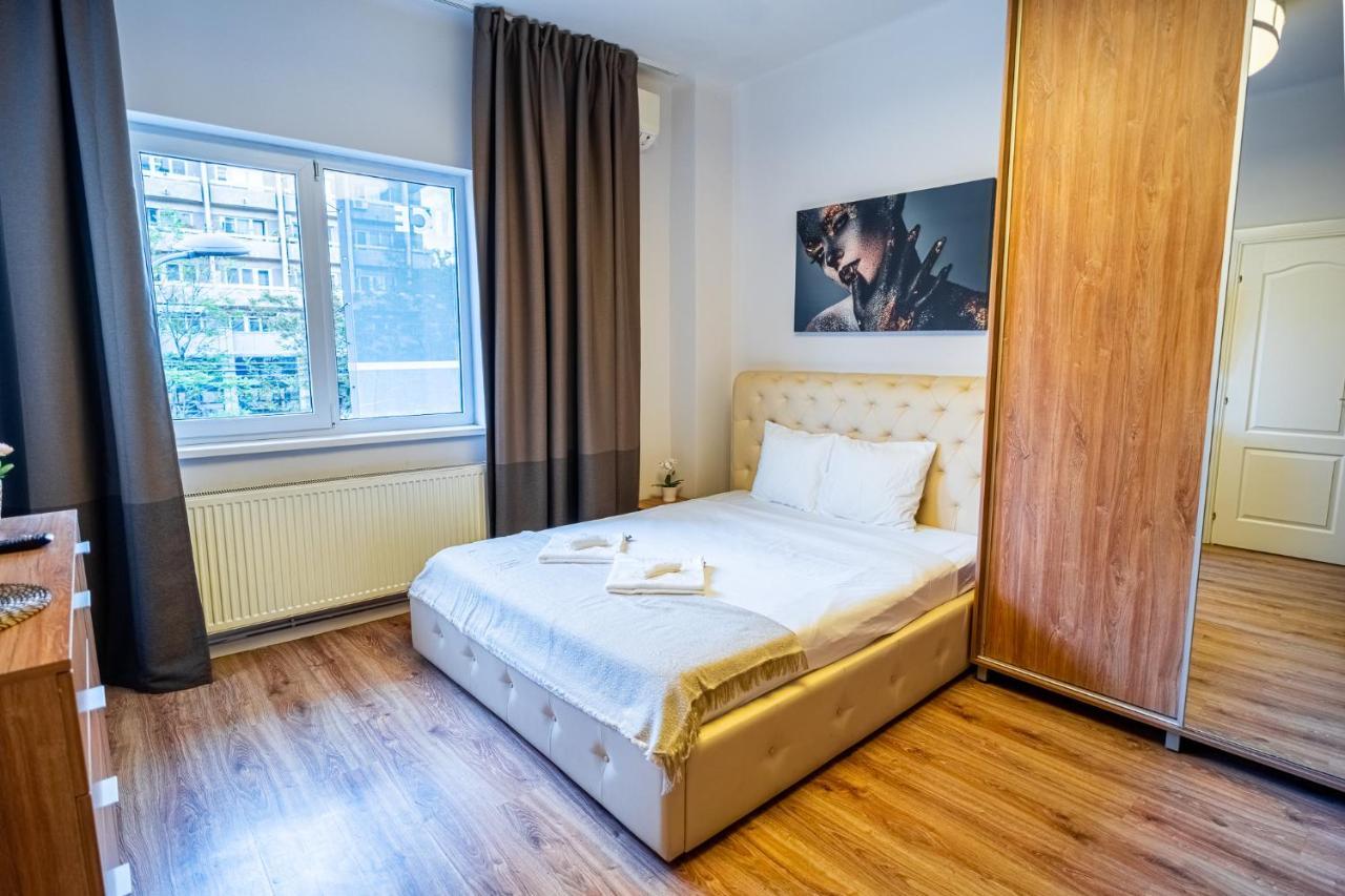 Cozy Apartments Near Calea Victoriei Bukarest Kültér fotó